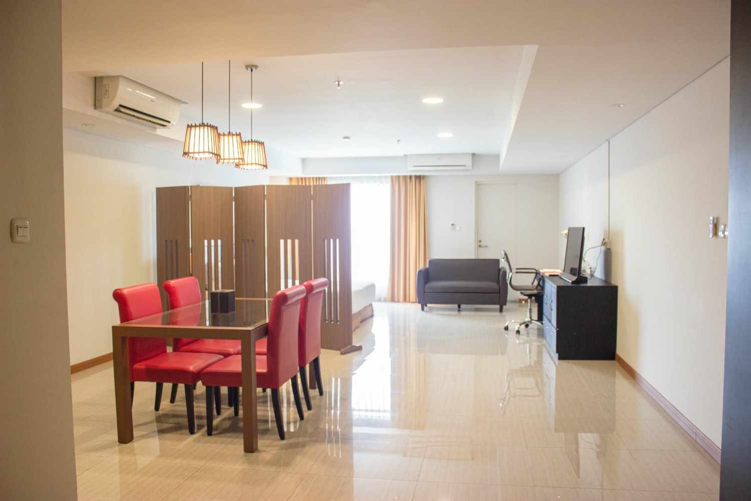 Room Detail