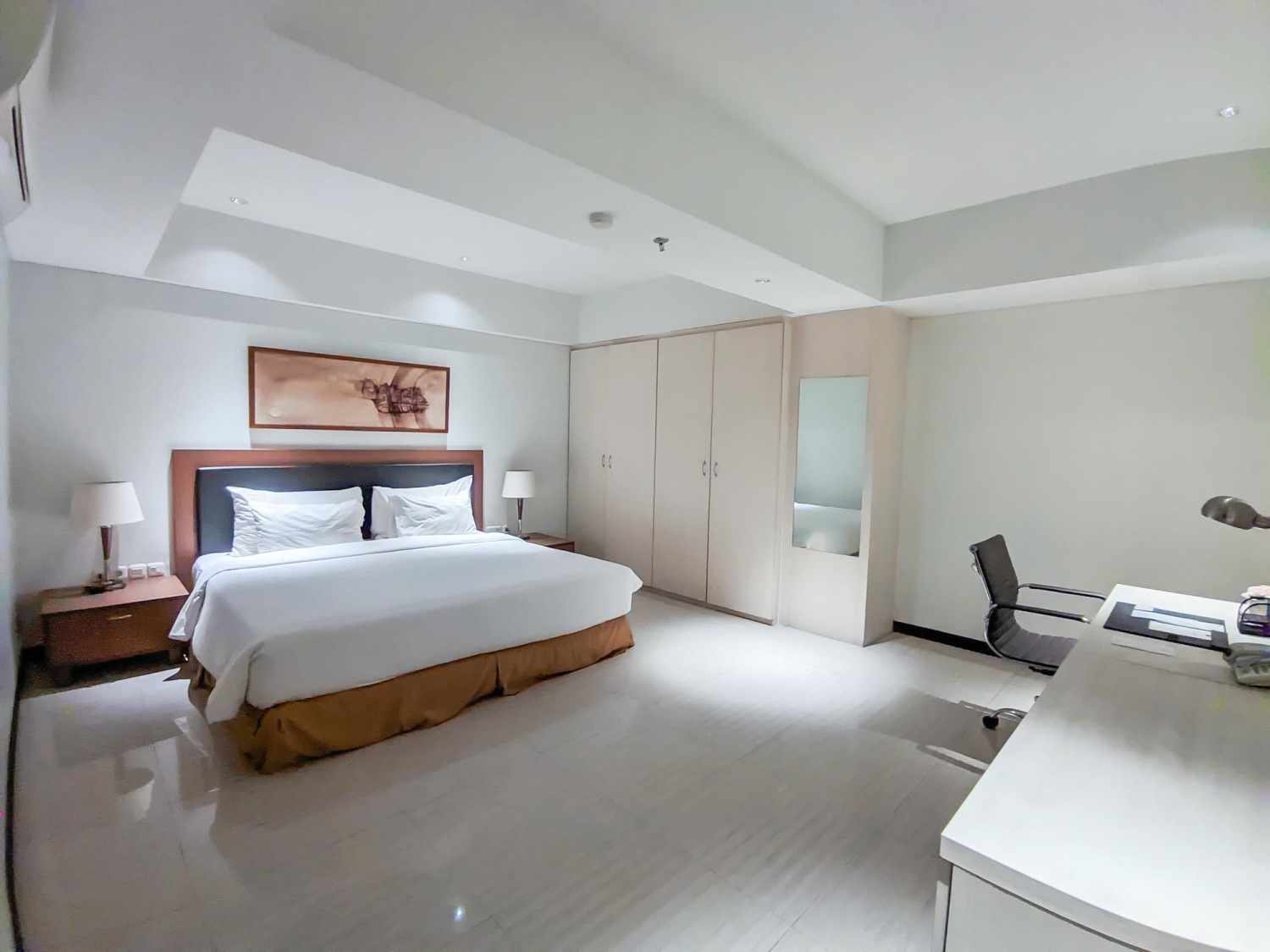 Room Detail