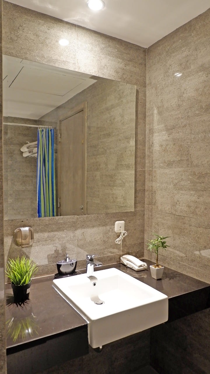Room Detail