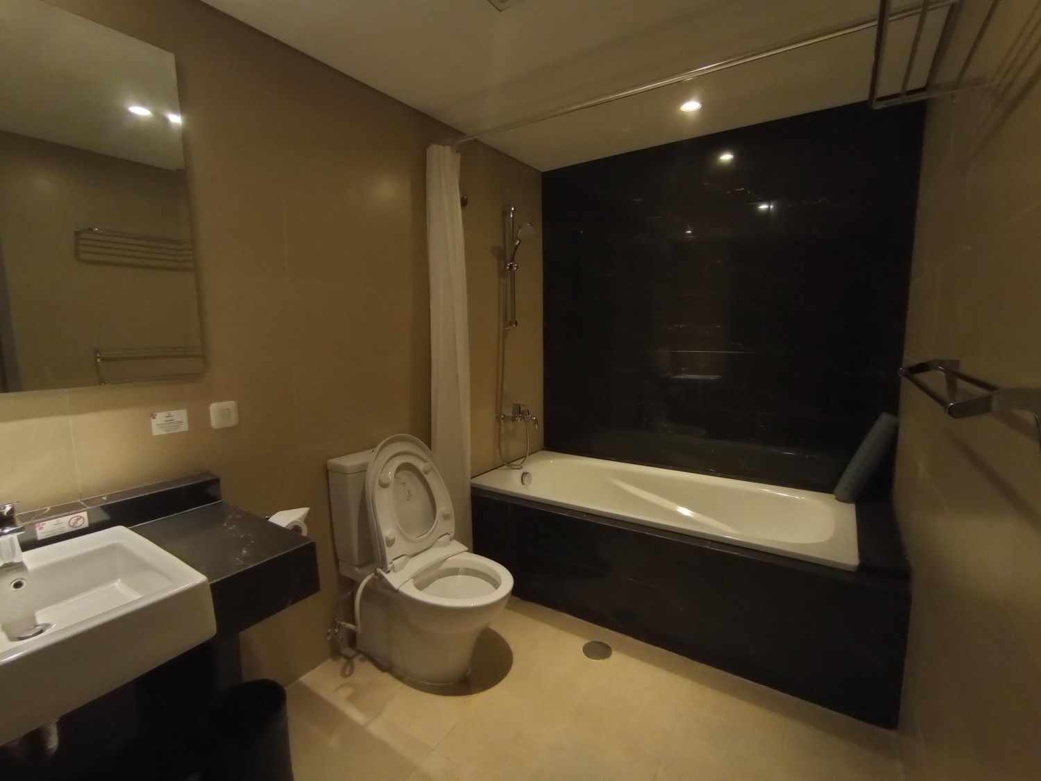 Room Detail
